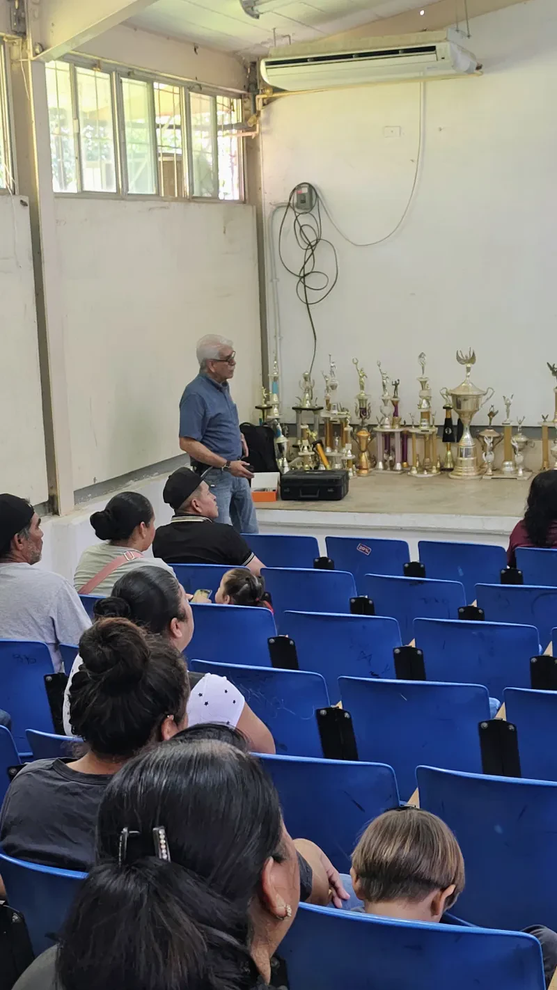 Reunión con padres de Familia sobre Reglas de Convivencia en la Institución (foto 6 de 9)