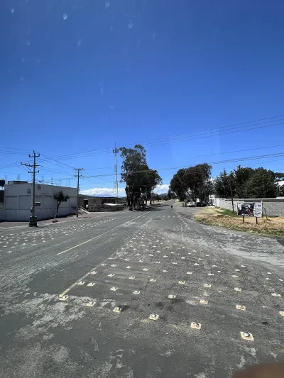 Instalaciones de un plantel escolar —fotografía de ejemplo, no es el plantel— (foto 1 de 3)